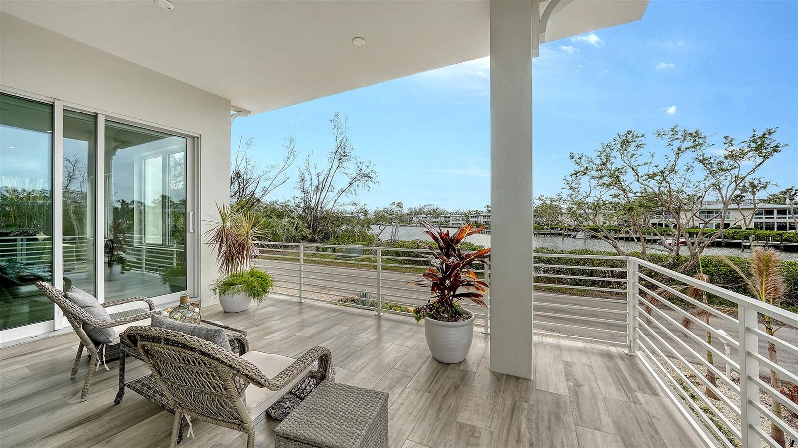 Image 13 of 20 For 6800 Longboat Drive S