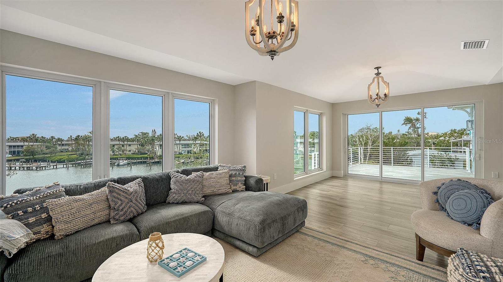 Image 16 of 20 For 6800 Longboat Drive S