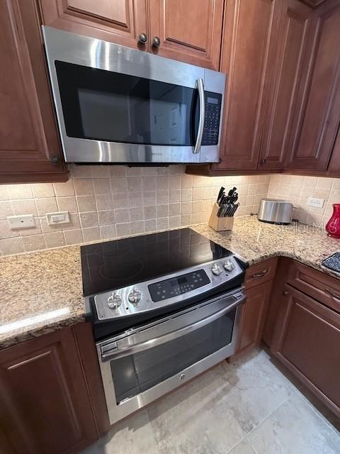 Image 4 of 43 For 7710 Lake Vista Court 302