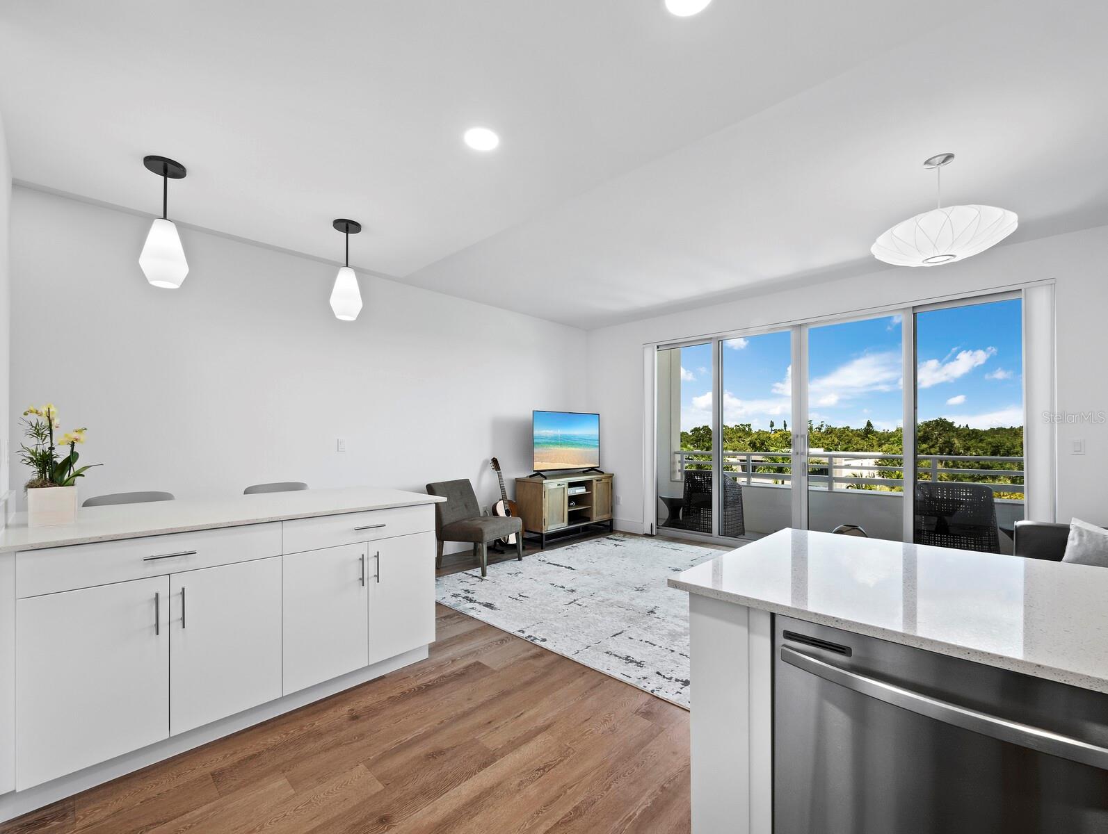 Image 11 of 57 For 1709 Tamiami Trail 525
