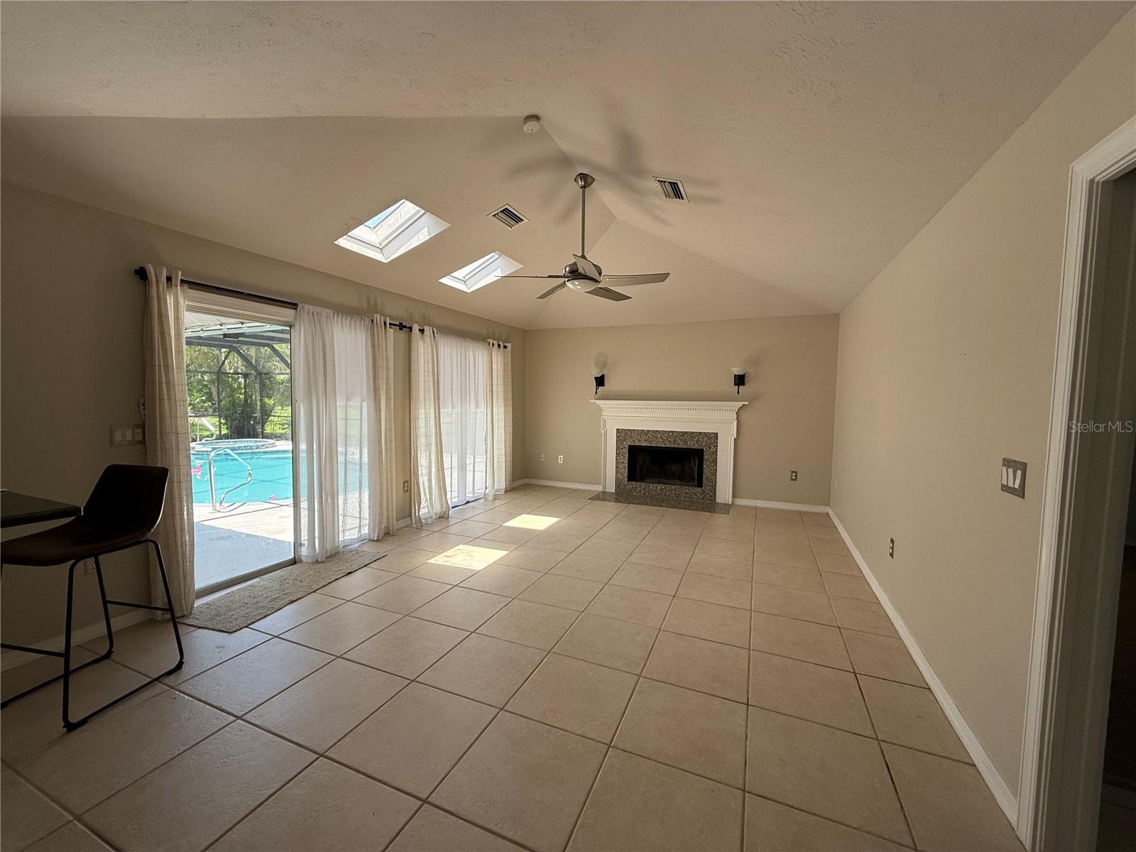Image 6 of 27 For 4551 San Siro Drive