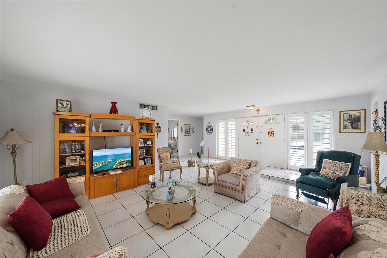 Image 4 of 38 For 2733 Botany Avenue