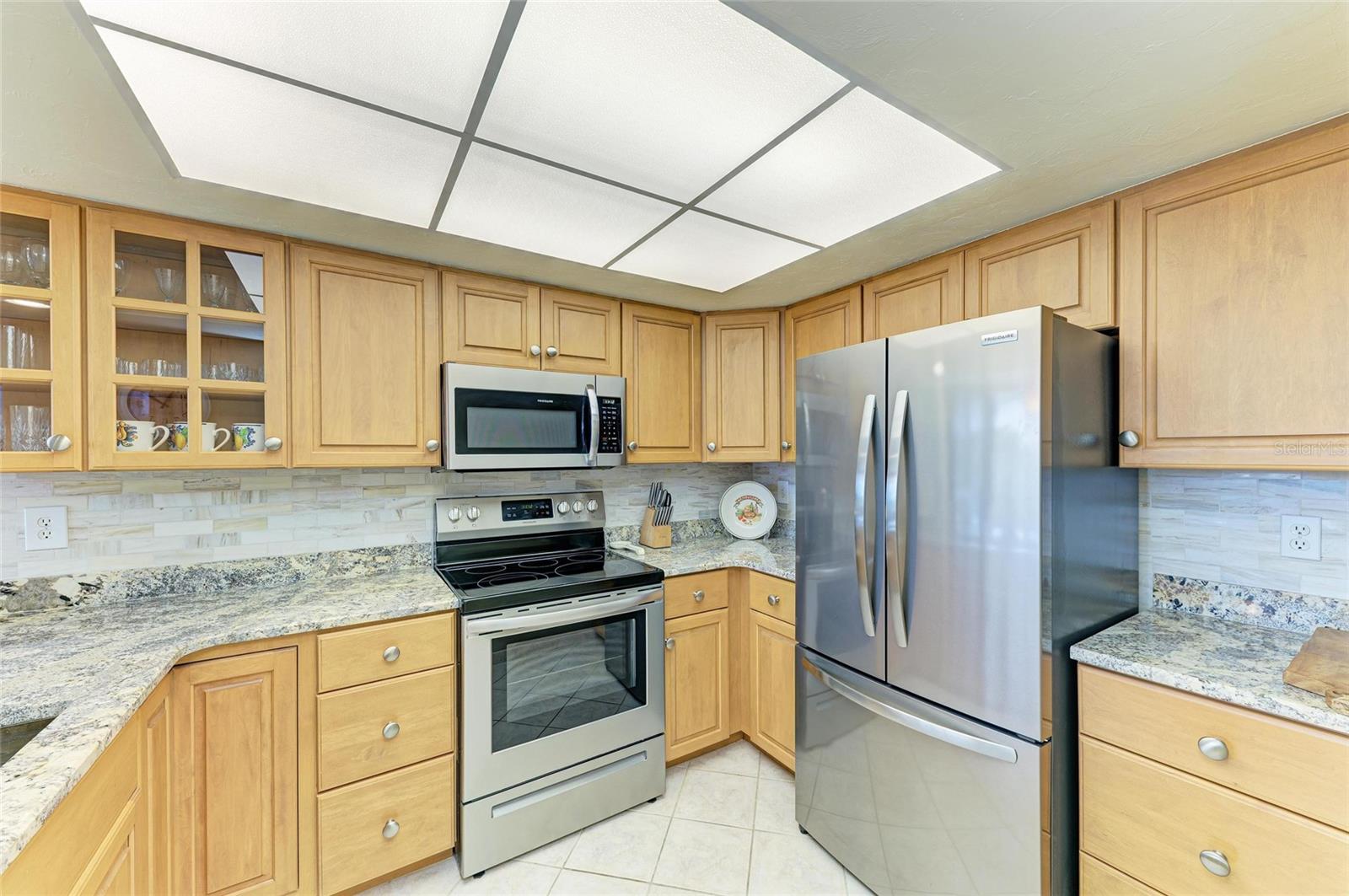 Image 12 of 51 For 627 Alhambra Road 202