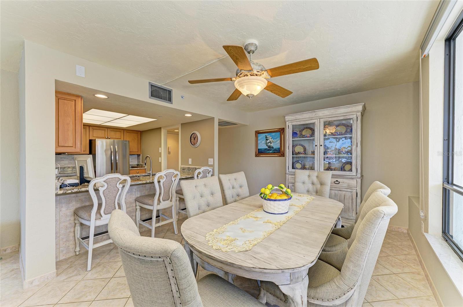 Image 15 of 51 For 627 Alhambra Road 202