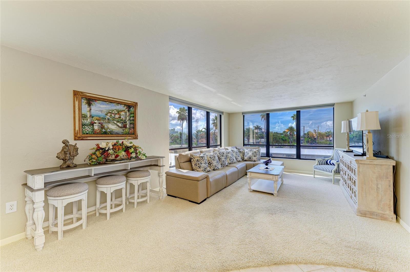 Image 19 of 51 For 627 Alhambra Road 202
