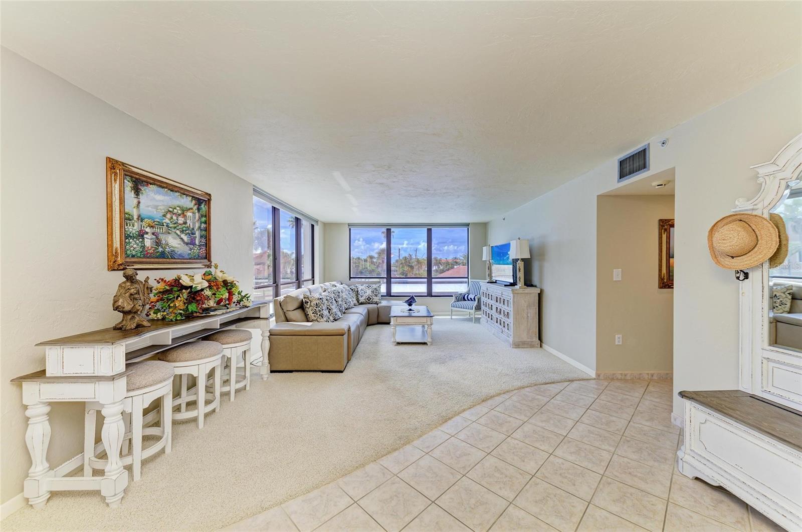 Image 21 of 51 For 627 Alhambra Road 202
