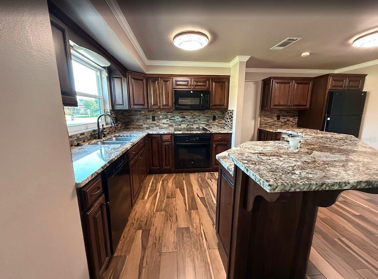 Image 5 of 11 For 4598 Brooksdale Drive