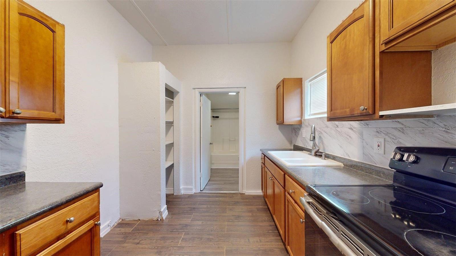 Image 10 of 26 For 1510 10th Street W