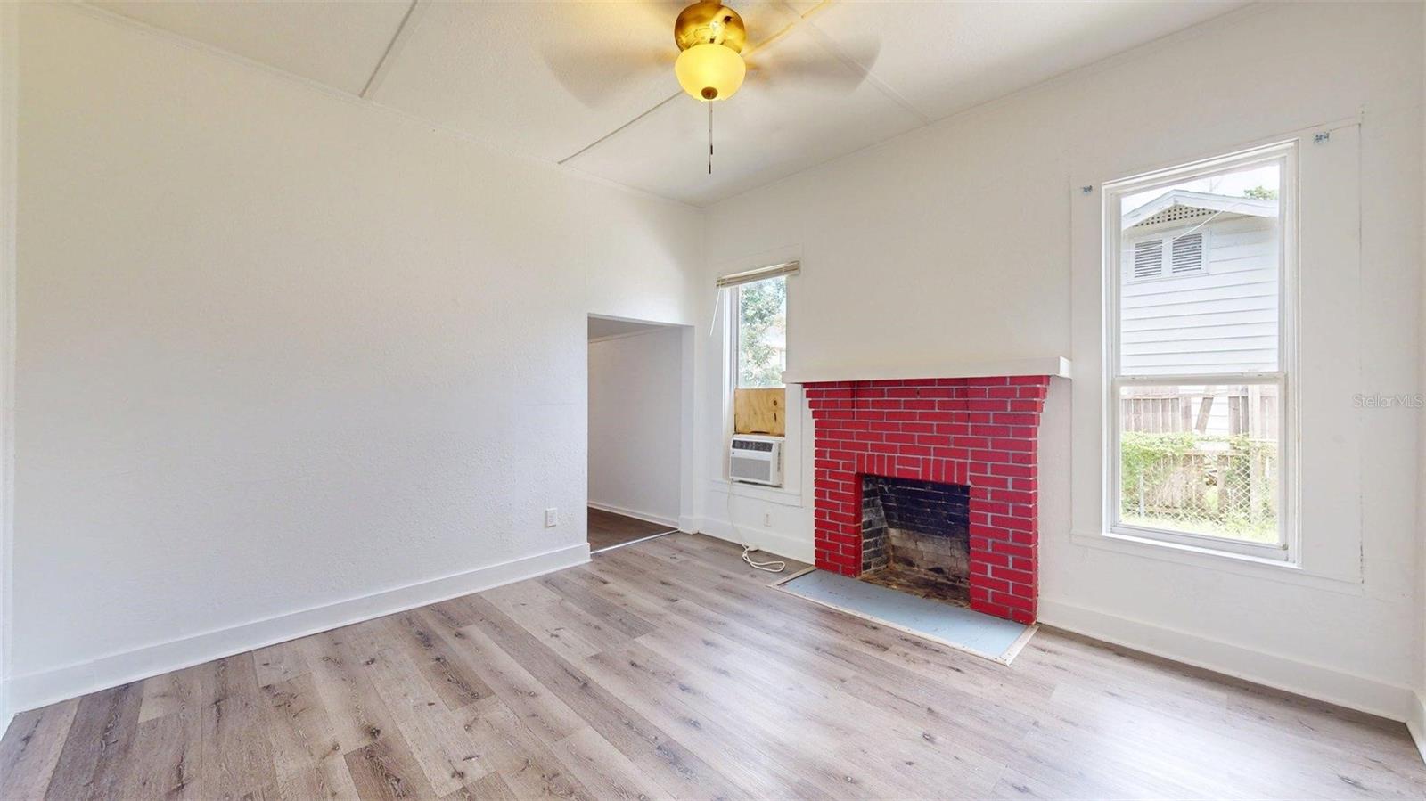 Image 5 of 26 For 1510 10th Street W