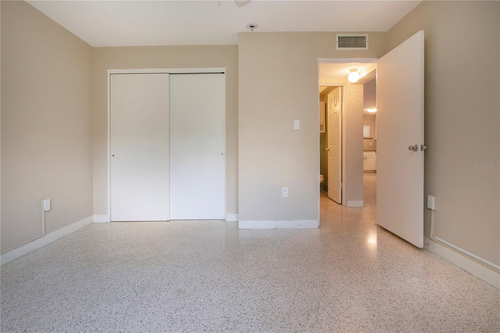 Image 14 of 45 For 2155 Wood Street 6a