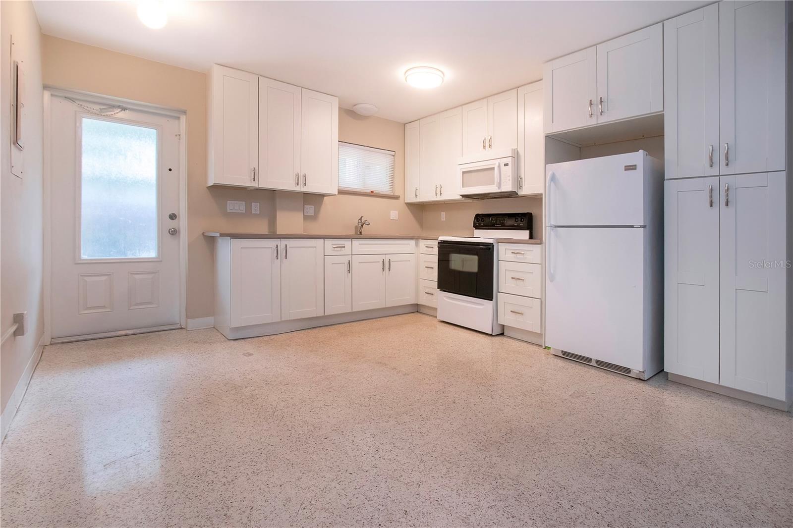 Image 5 of 45 For 2155 Wood Street 6a