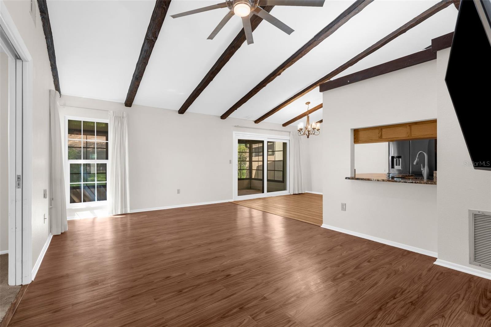 Image 4 of 22 For 5948 Mashie Circle