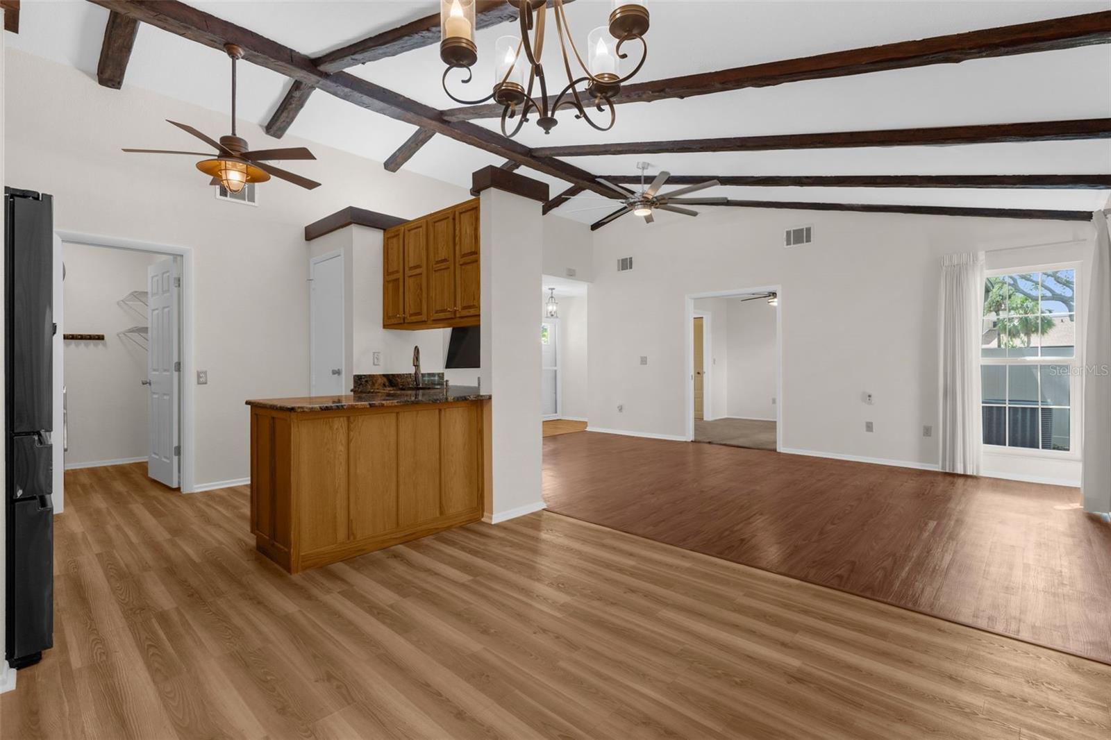 Image 7 of 22 For 5948 Mashie Circle