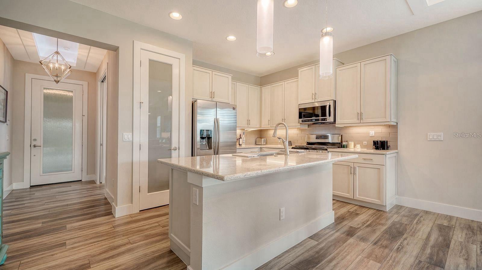 Image 16 of 39 For 7668 Registrar Way