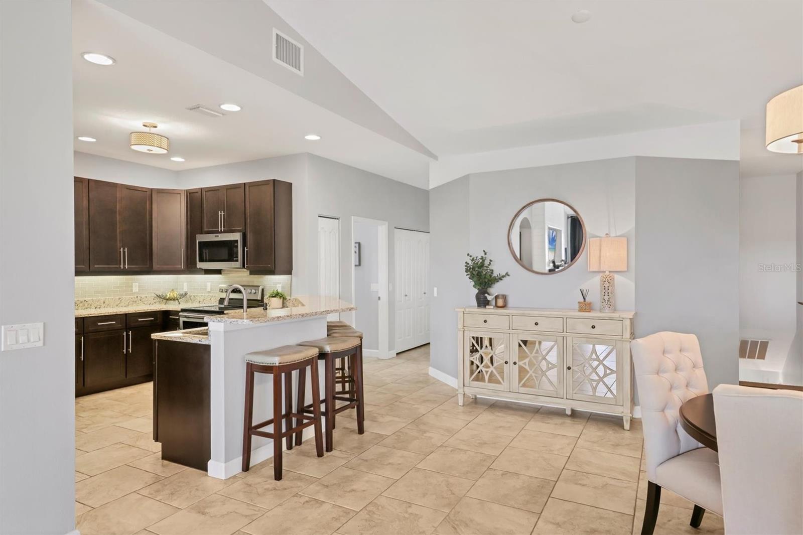 Image 14 of 40 For 6628 7th Avenue Circle W