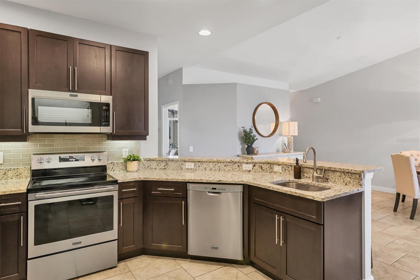 Image 17 of 40 For 6628 7th Avenue Circle W