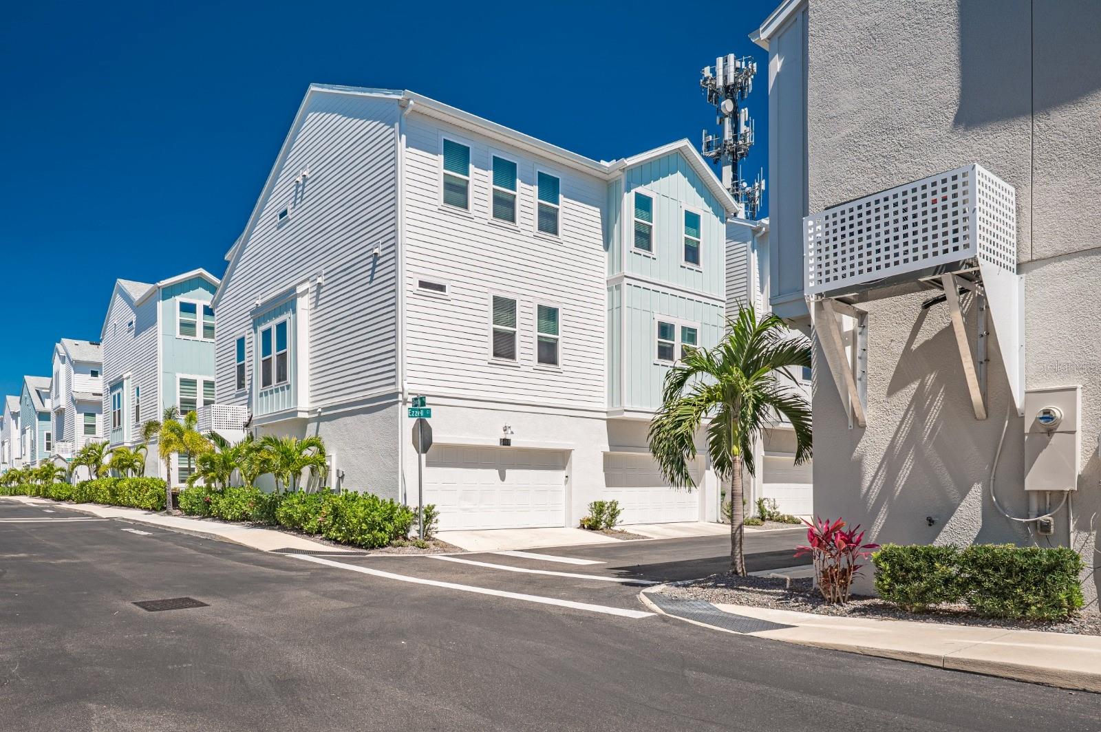 Details for 2400 Ezzell Court, SARASOTA, FL 34237
