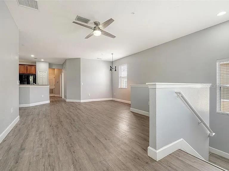 Image 4 of 26 For 7983 Limestone Lane 14-201
