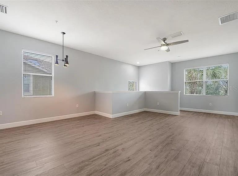 Image 9 of 26 For 7983 Limestone Lane 14-201