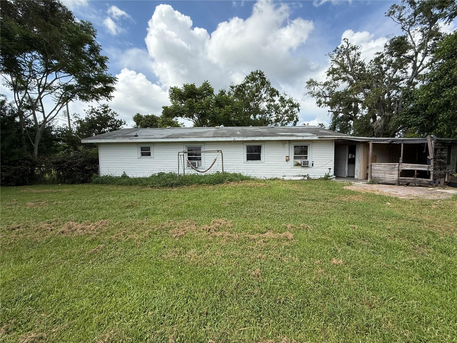 Image 12 of 30 For 2104 37th Avenue E