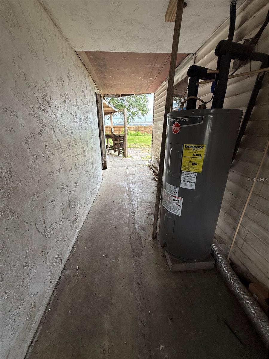 Image 16 of 30 For 2104 37th Avenue E