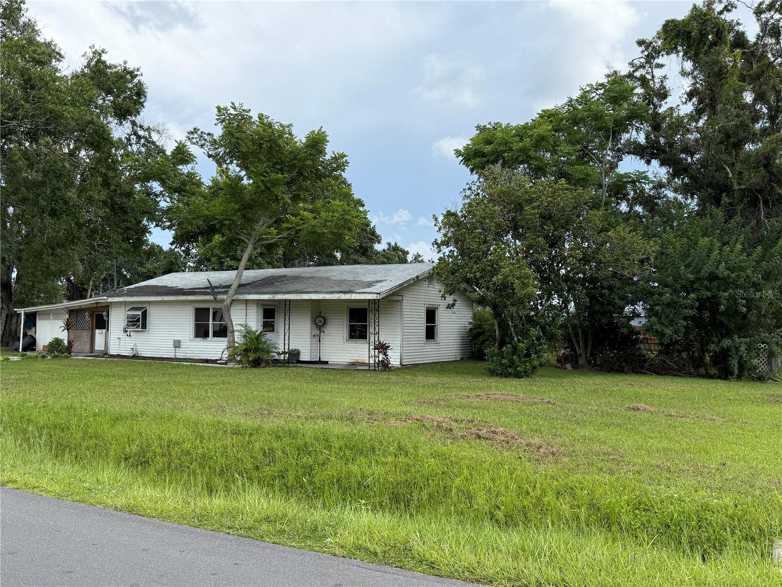 Image 2 of 30 For 2104 37th Avenue E