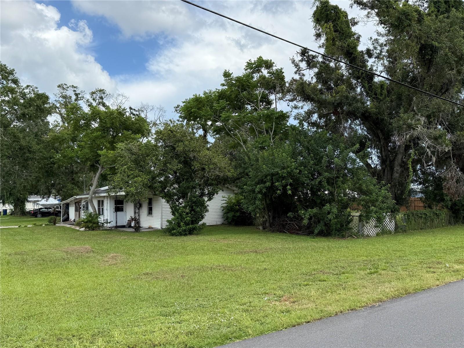 Image 4 of 30 For 2104 37th Avenue E