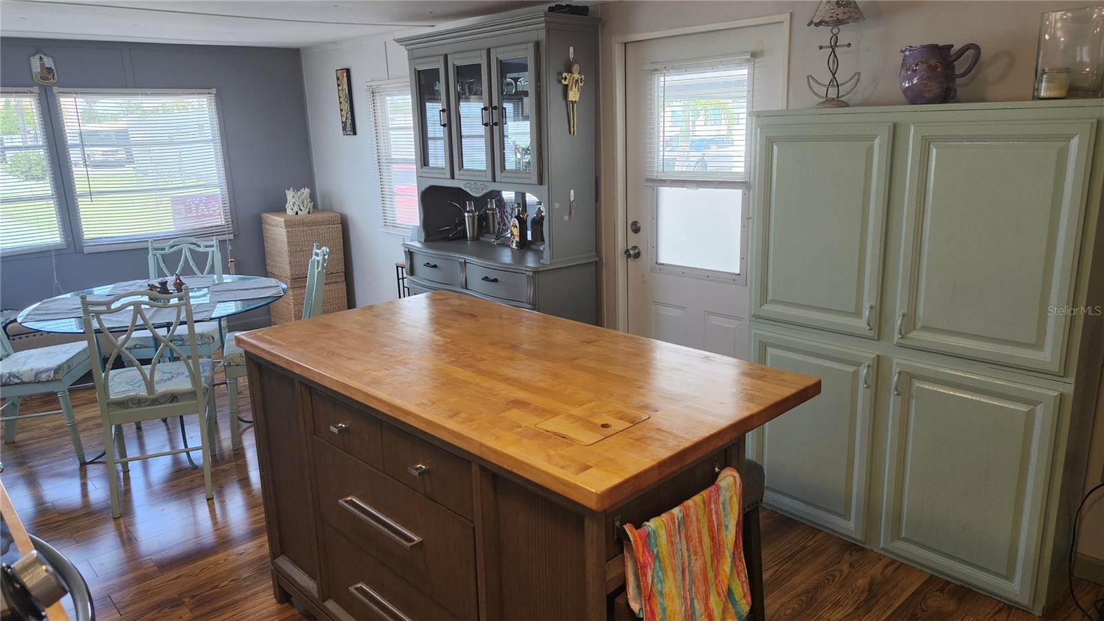 Image 5 of 22 For 1405 25th Avenue Drive W