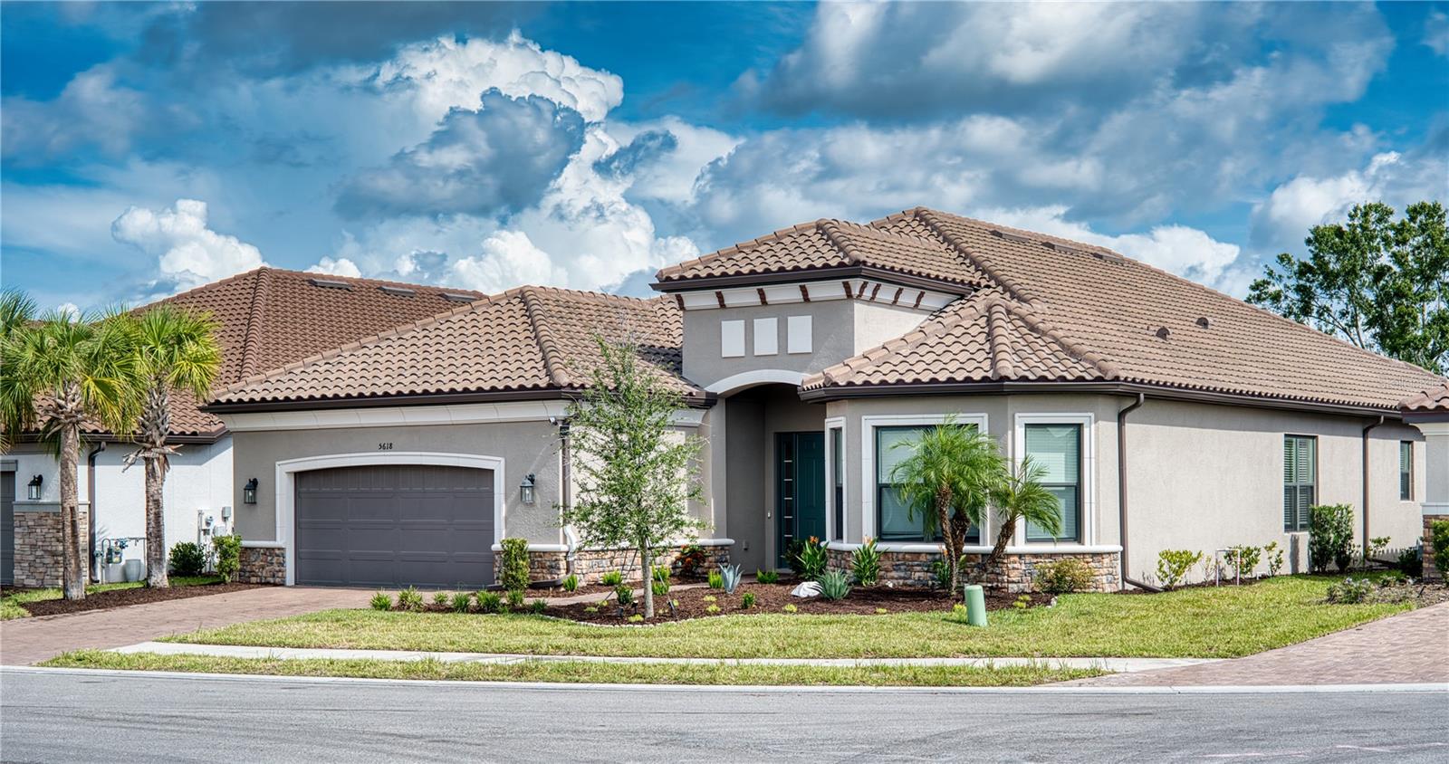 Image 3 of 60 For 5618 Caserta Court