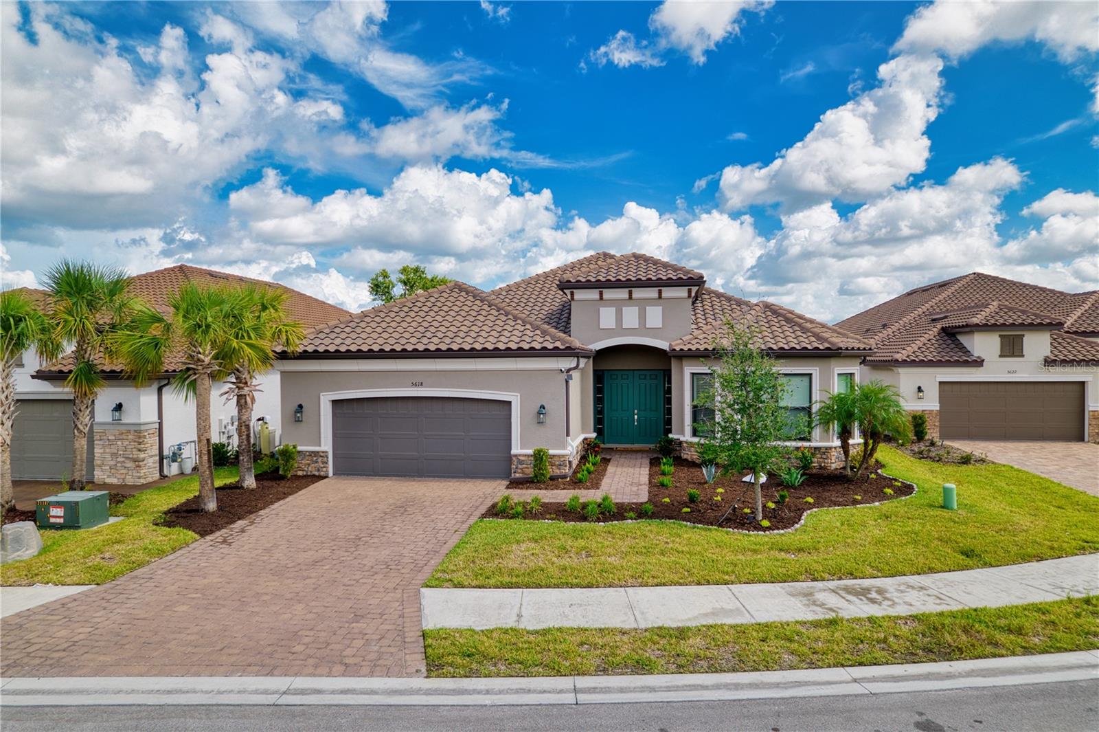 Image 37 of 60 For 5618 Caserta Court