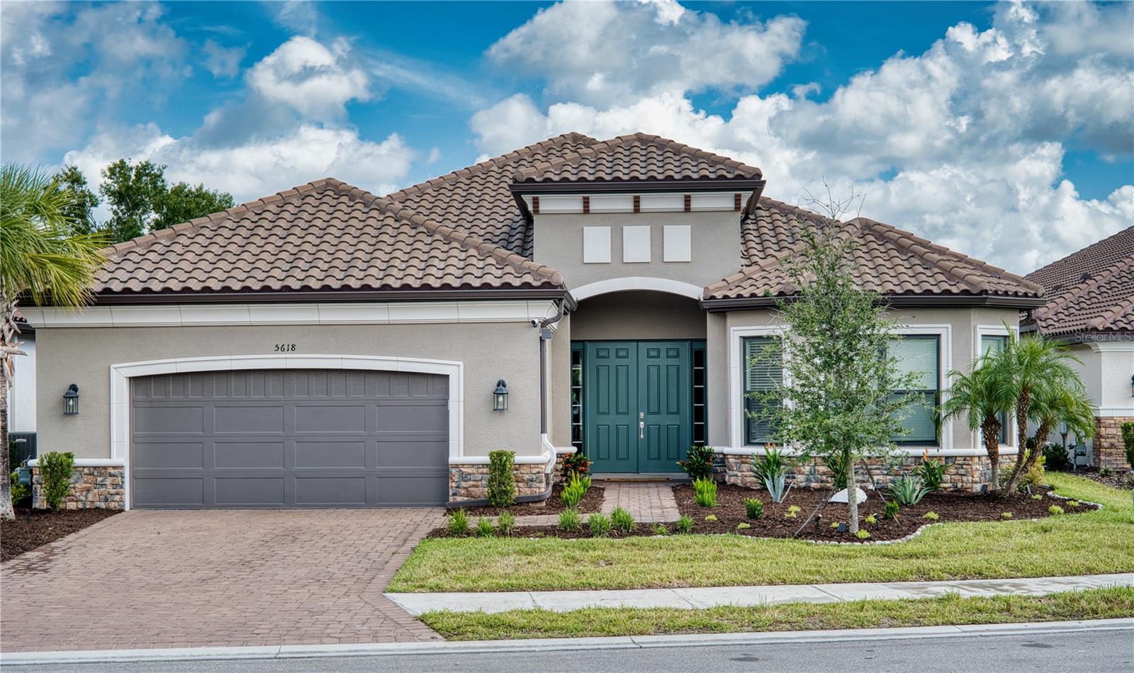 Image 38 of 60 For 5618 Caserta Court