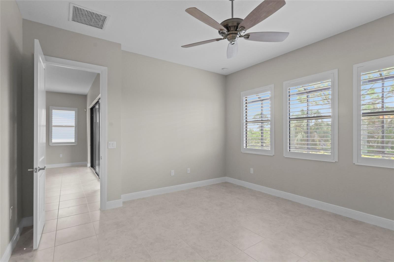 Image 17 of 34 For 10401 Crooked Creek Drive