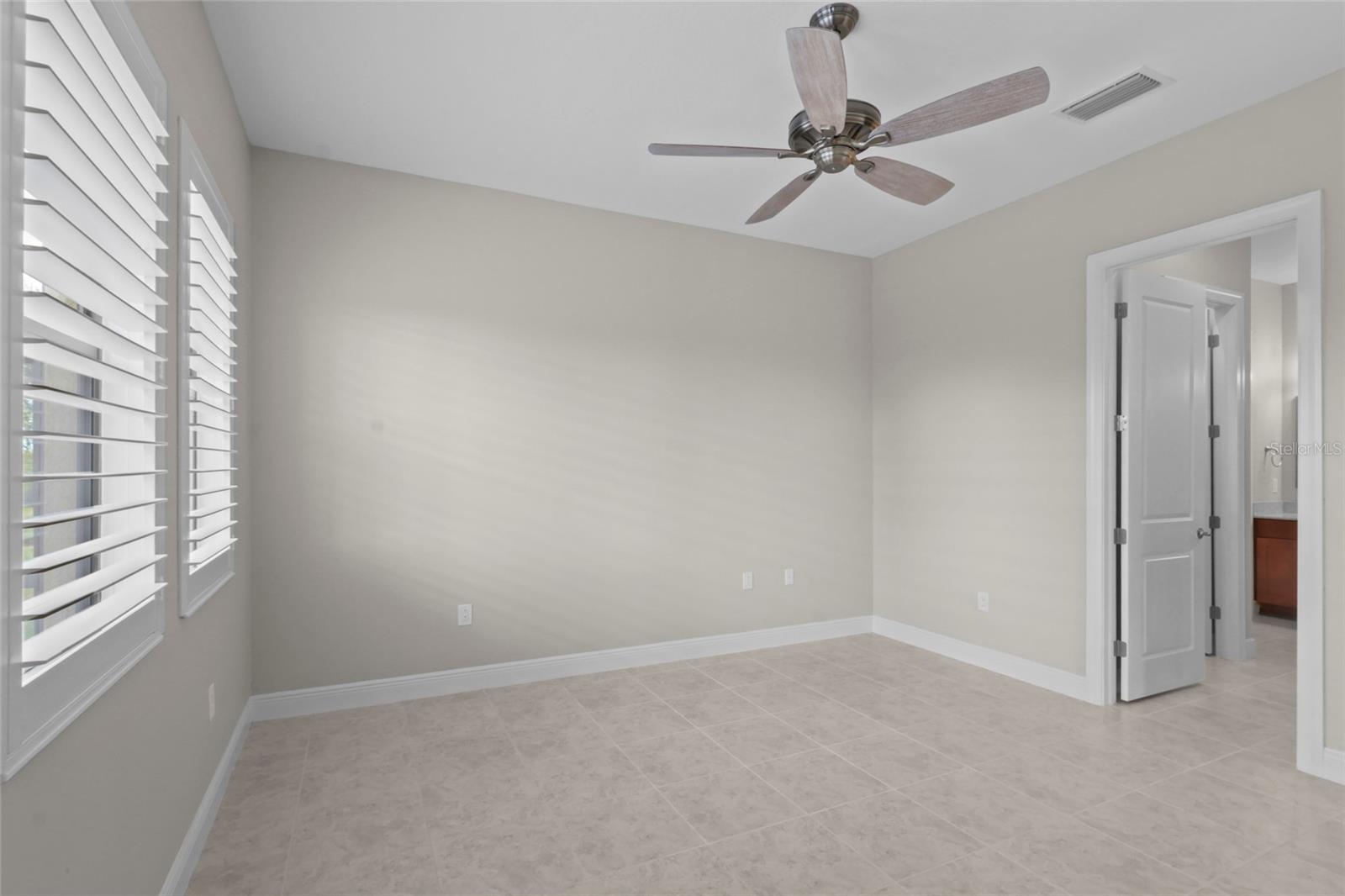 Image 18 of 34 For 10401 Crooked Creek Drive