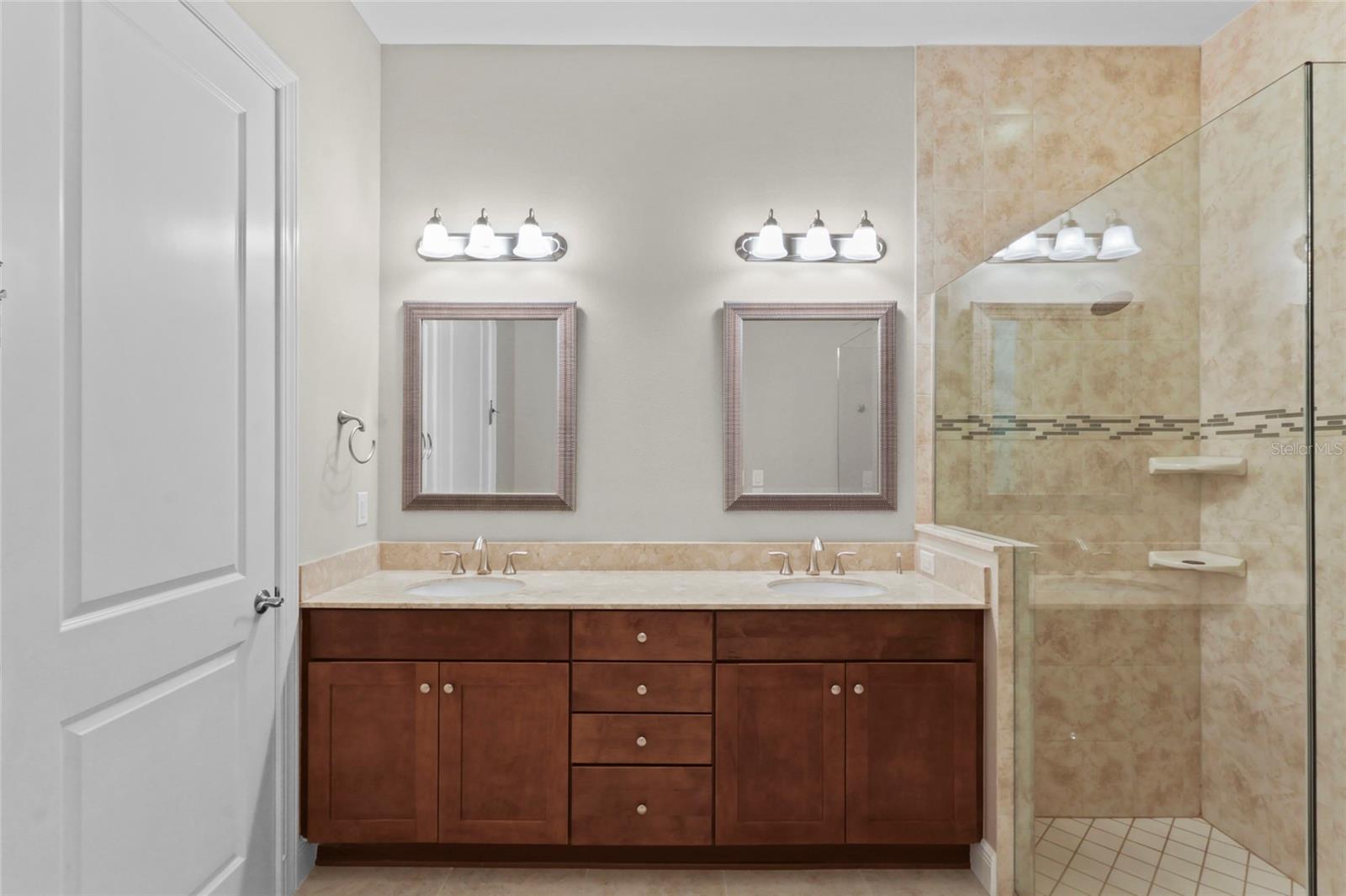 Image 20 of 34 For 10401 Crooked Creek Drive