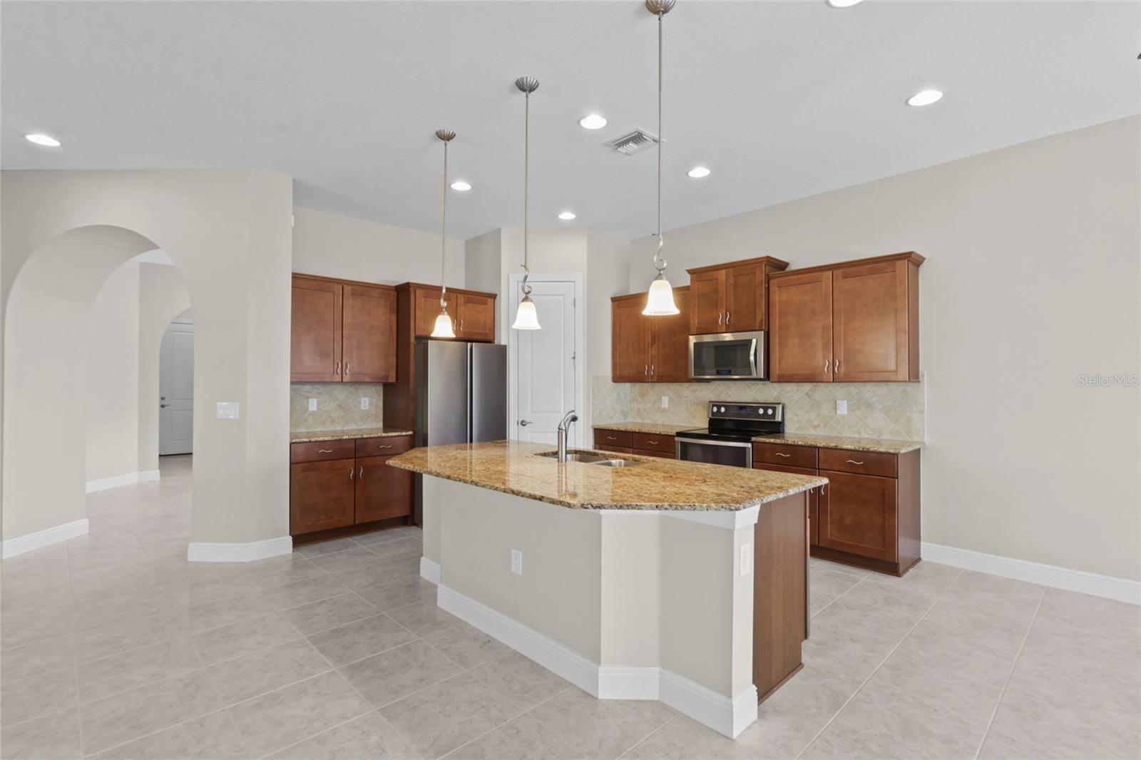 Image 4 of 34 For 10401 Crooked Creek Drive