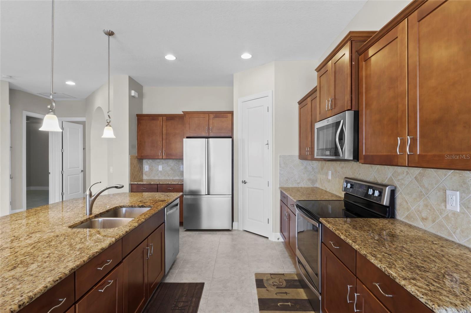 Image 5 of 34 For 10401 Crooked Creek Drive