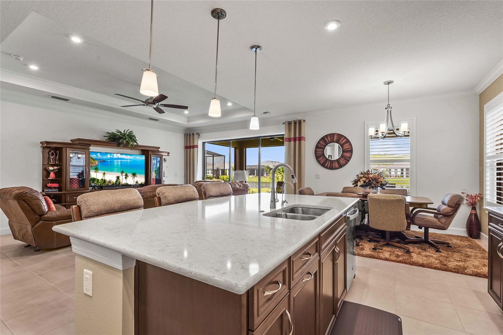 Image 14 of 84 For 6253 Mesa Glen