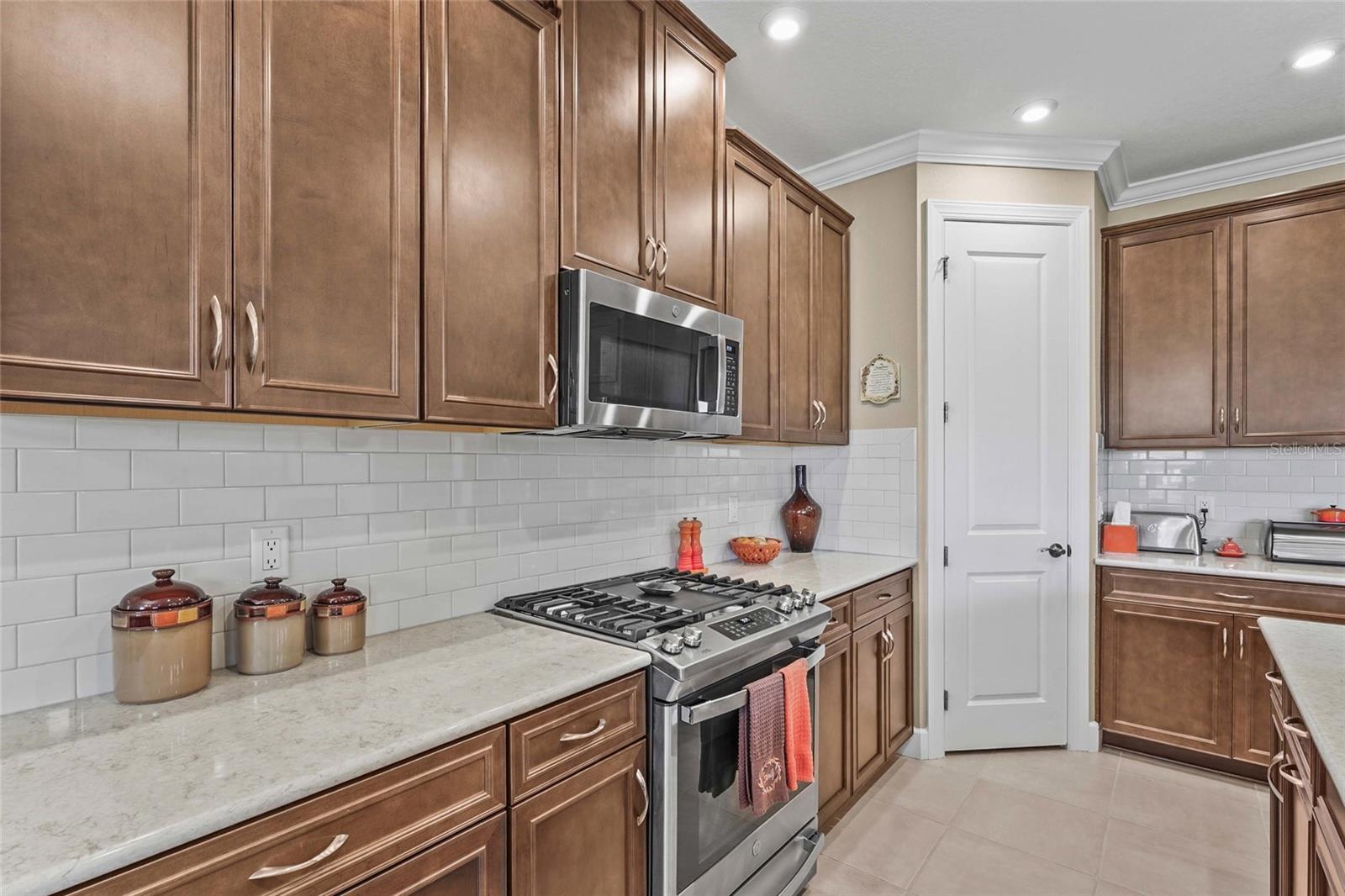 Image 17 of 84 For 6253 Mesa Glen
