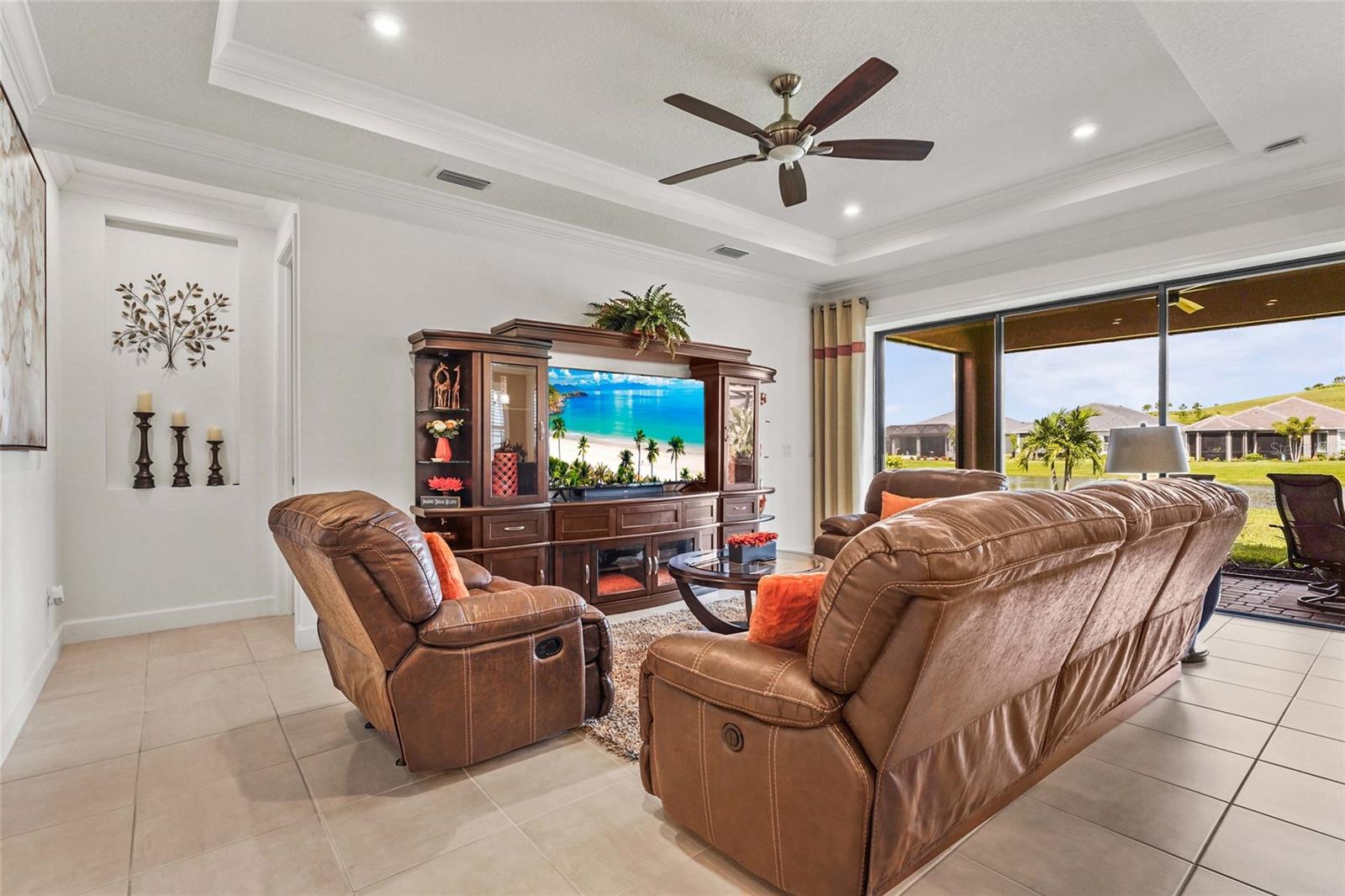Image 21 of 84 For 6253 Mesa Glen