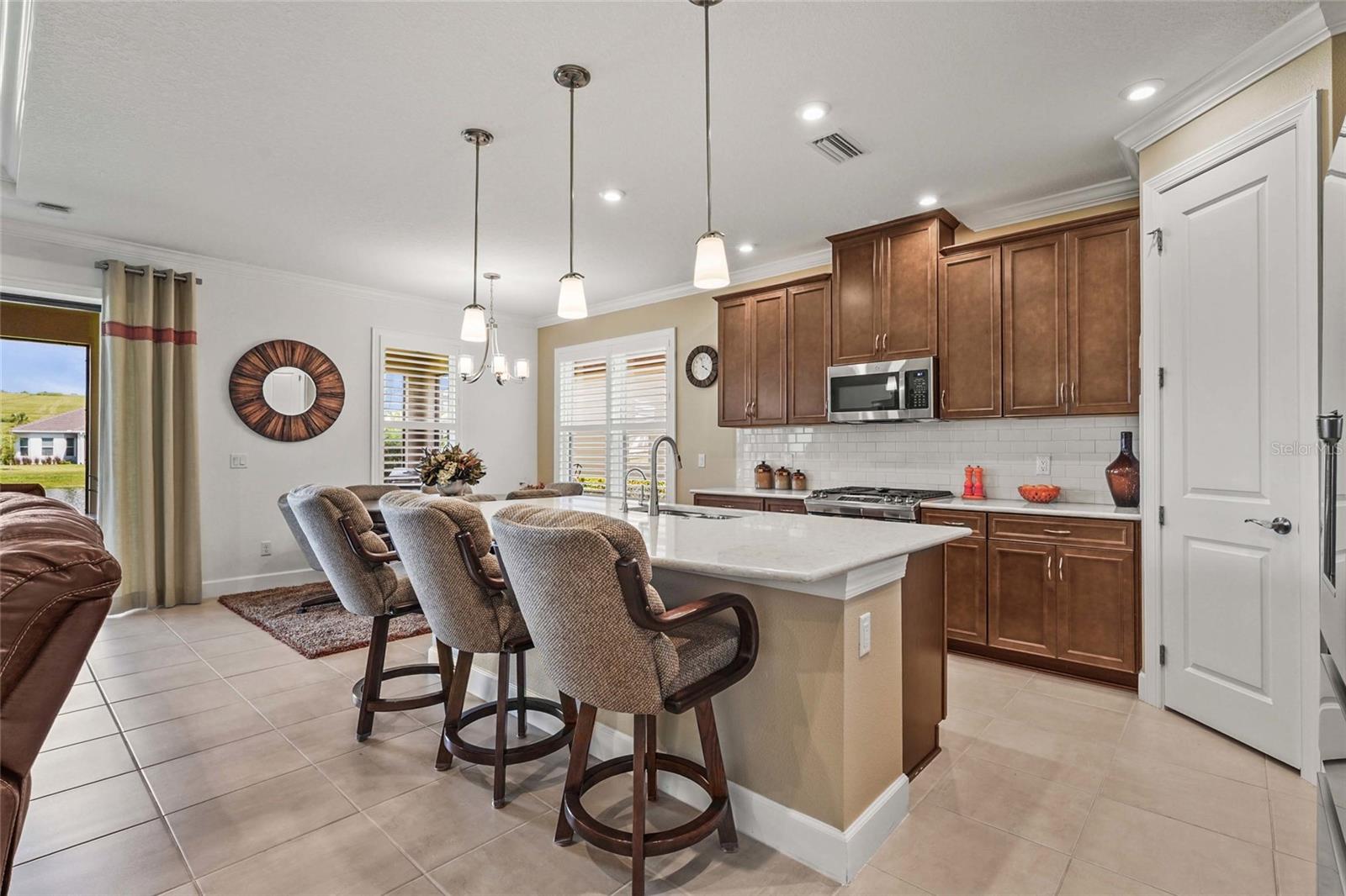 Image 4 of 84 For 6253 Mesa Glen
