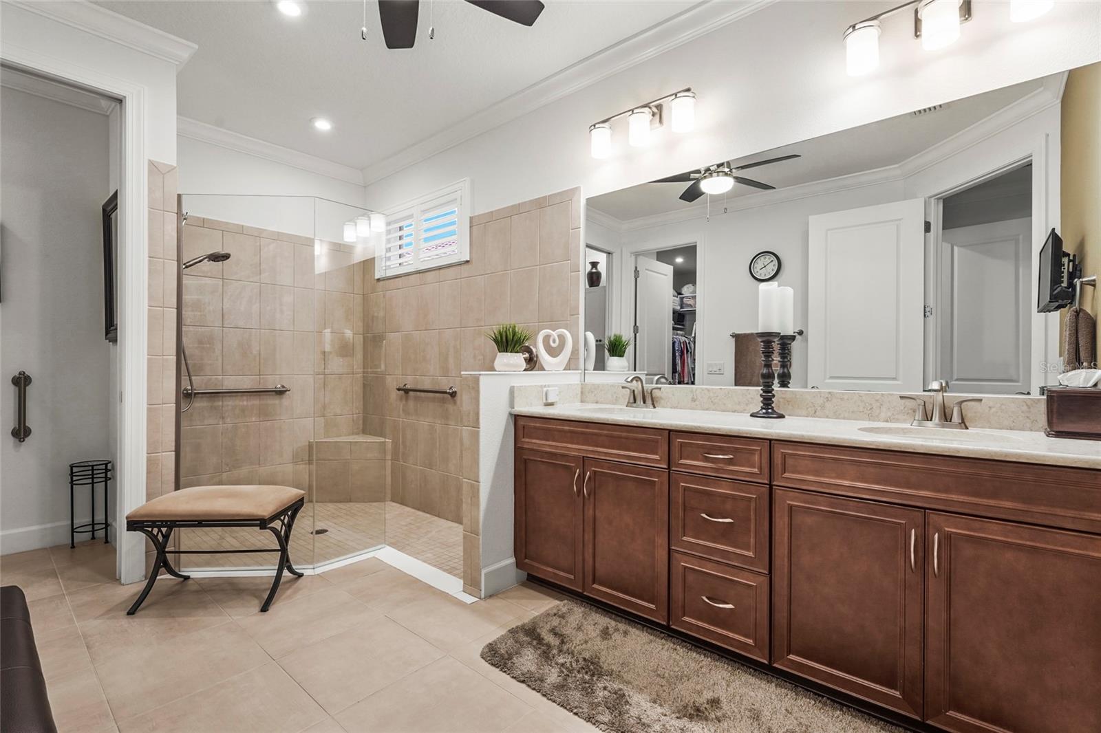 Image 7 of 84 For 6253 Mesa Glen