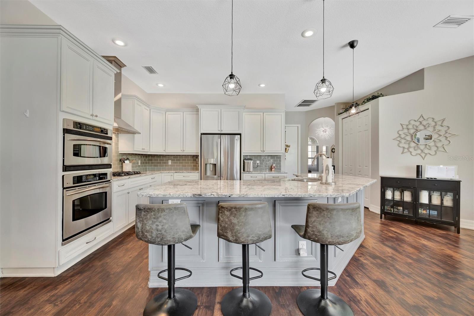 Image 15 of 81 For 12412 Daisy Place
