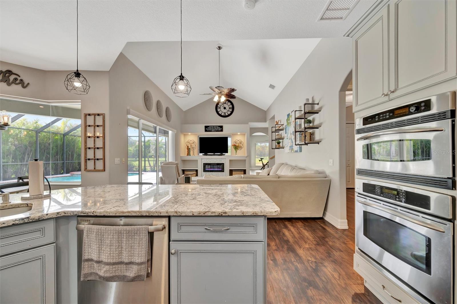 Image 19 of 81 For 12412 Daisy Place