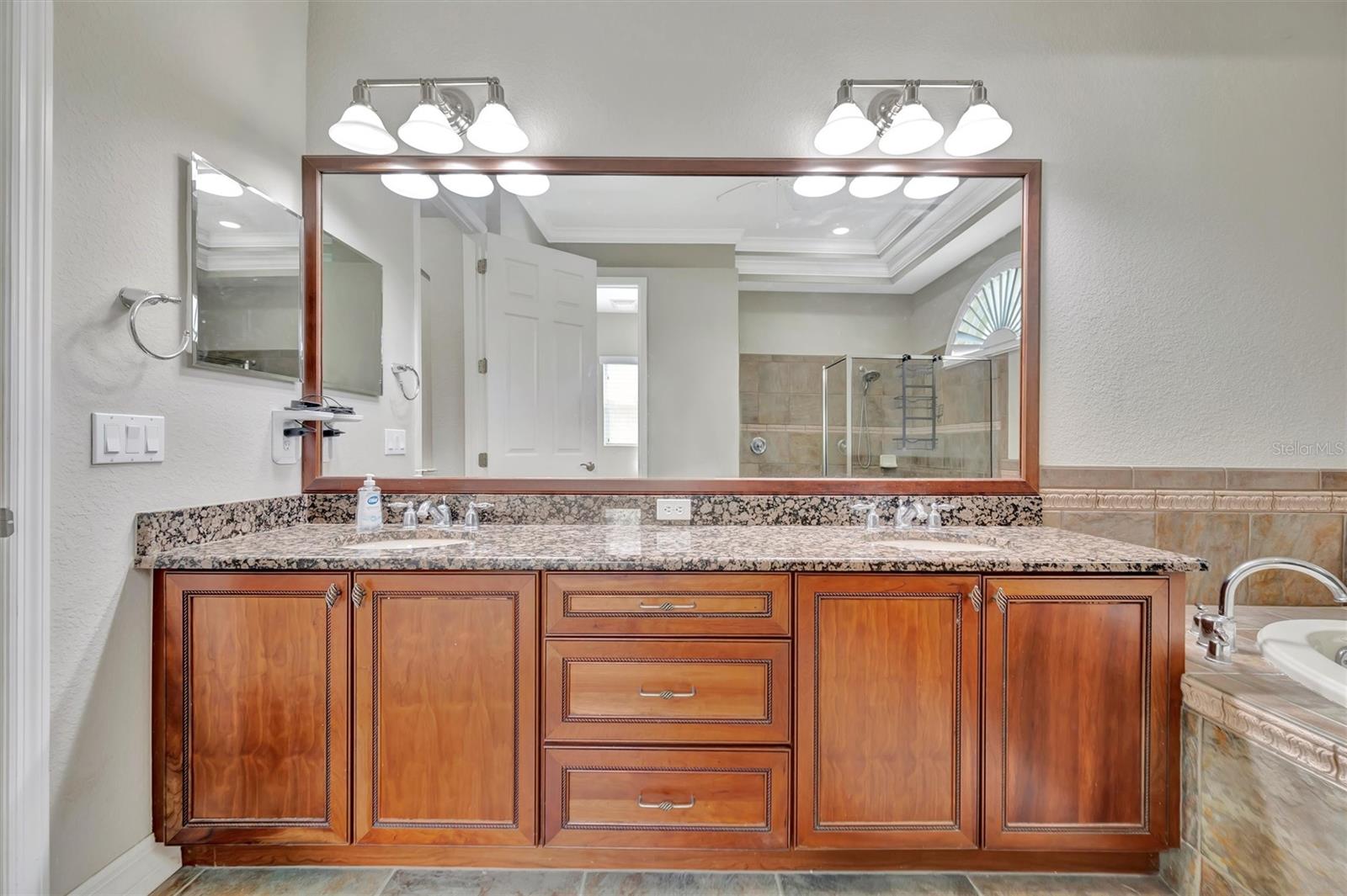 Image 40 of 81 For 12412 Daisy Place