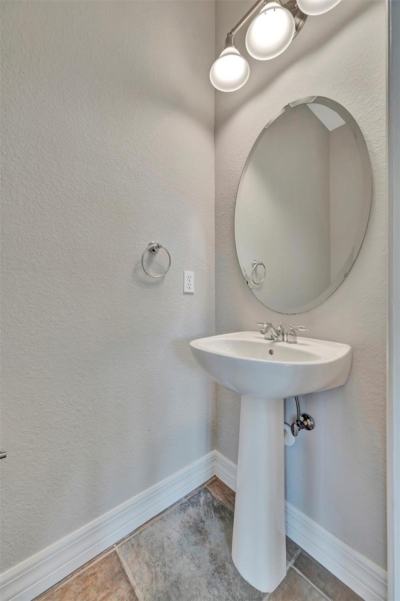 Image 54 of 81 For 12412 Daisy Place