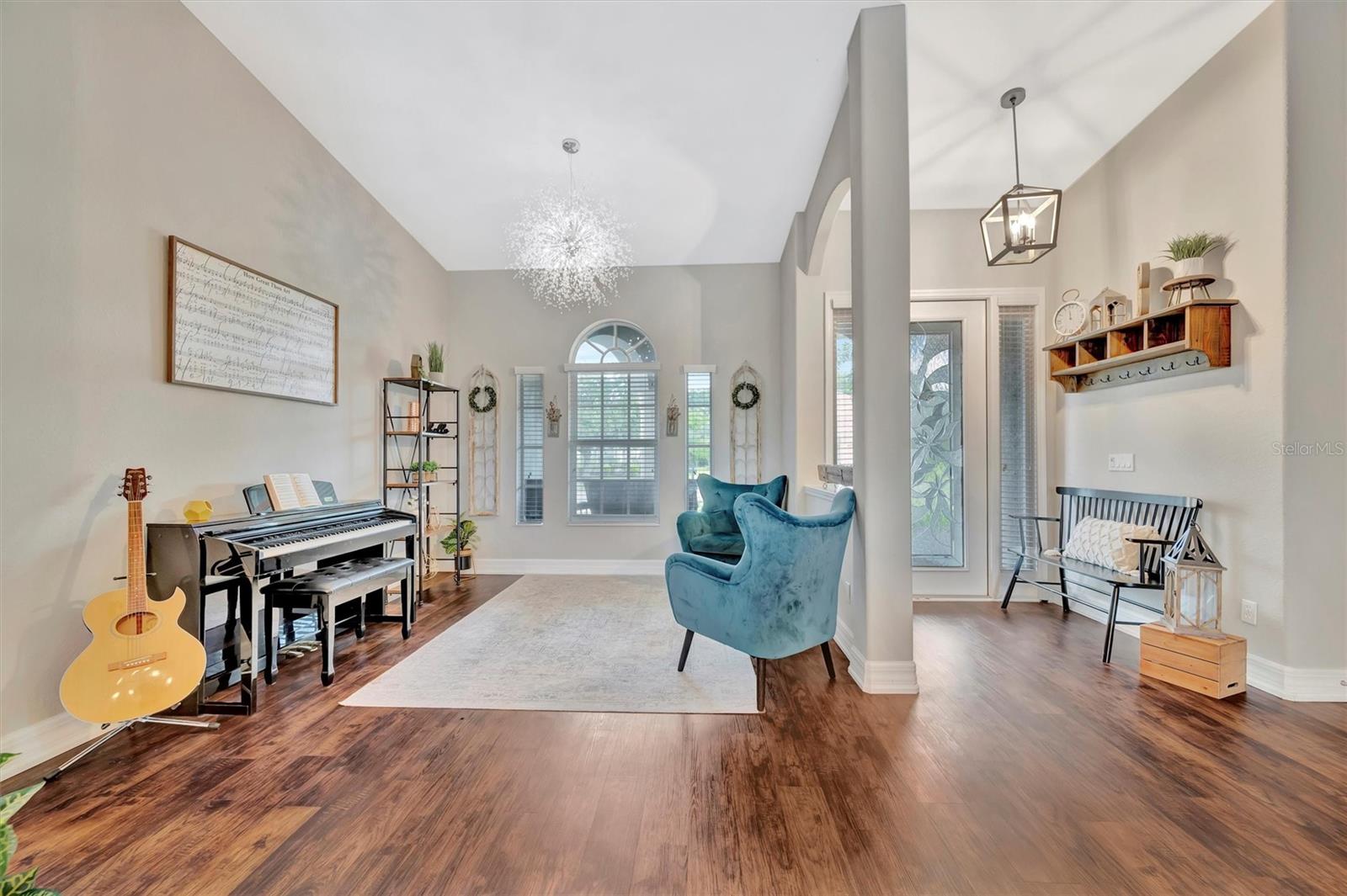 Image 6 of 81 For 12412 Daisy Place