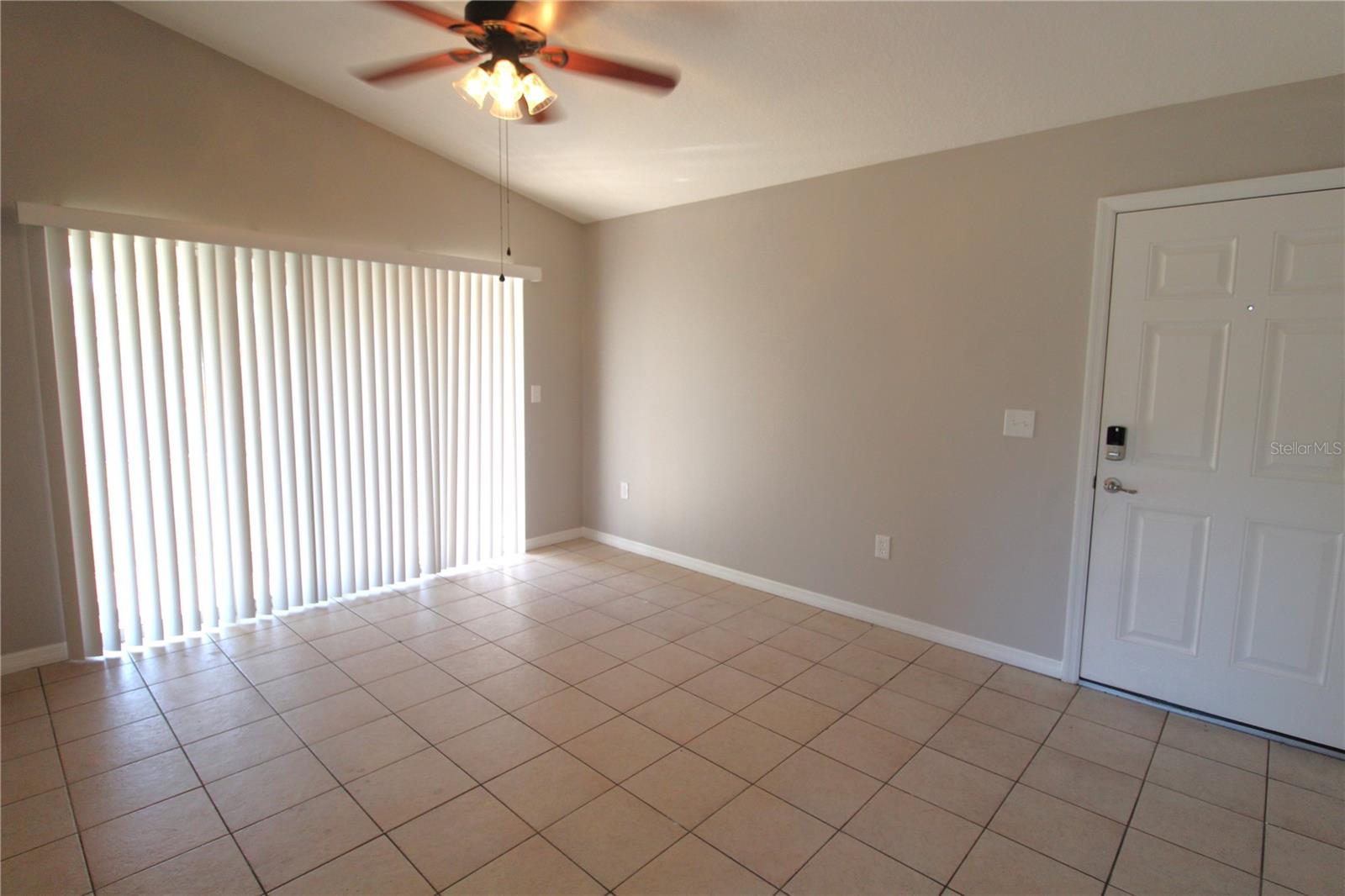 Image 4 of 11 For 869 Hand Avenue