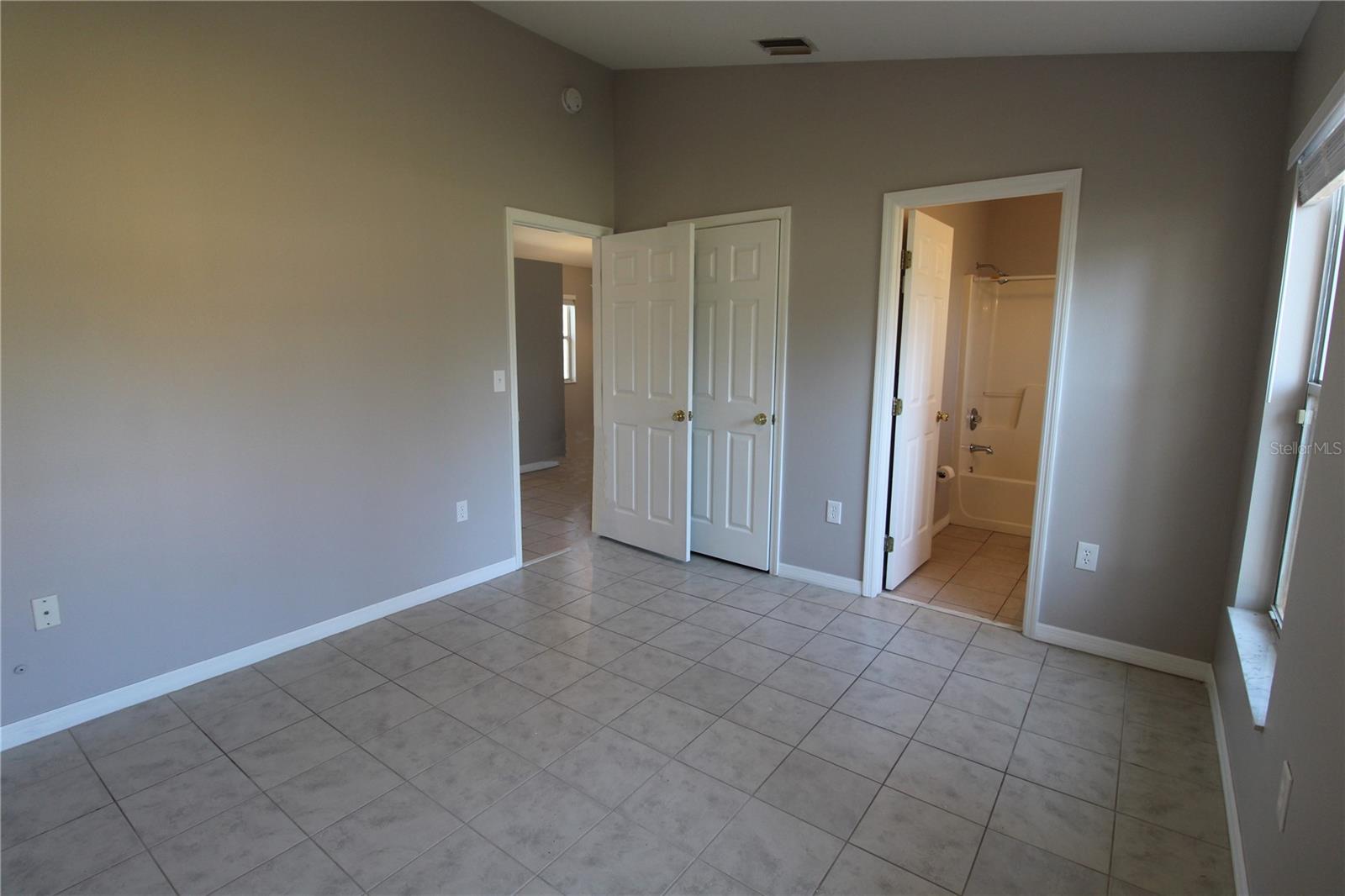 Image 5 of 11 For 869 Hand Avenue