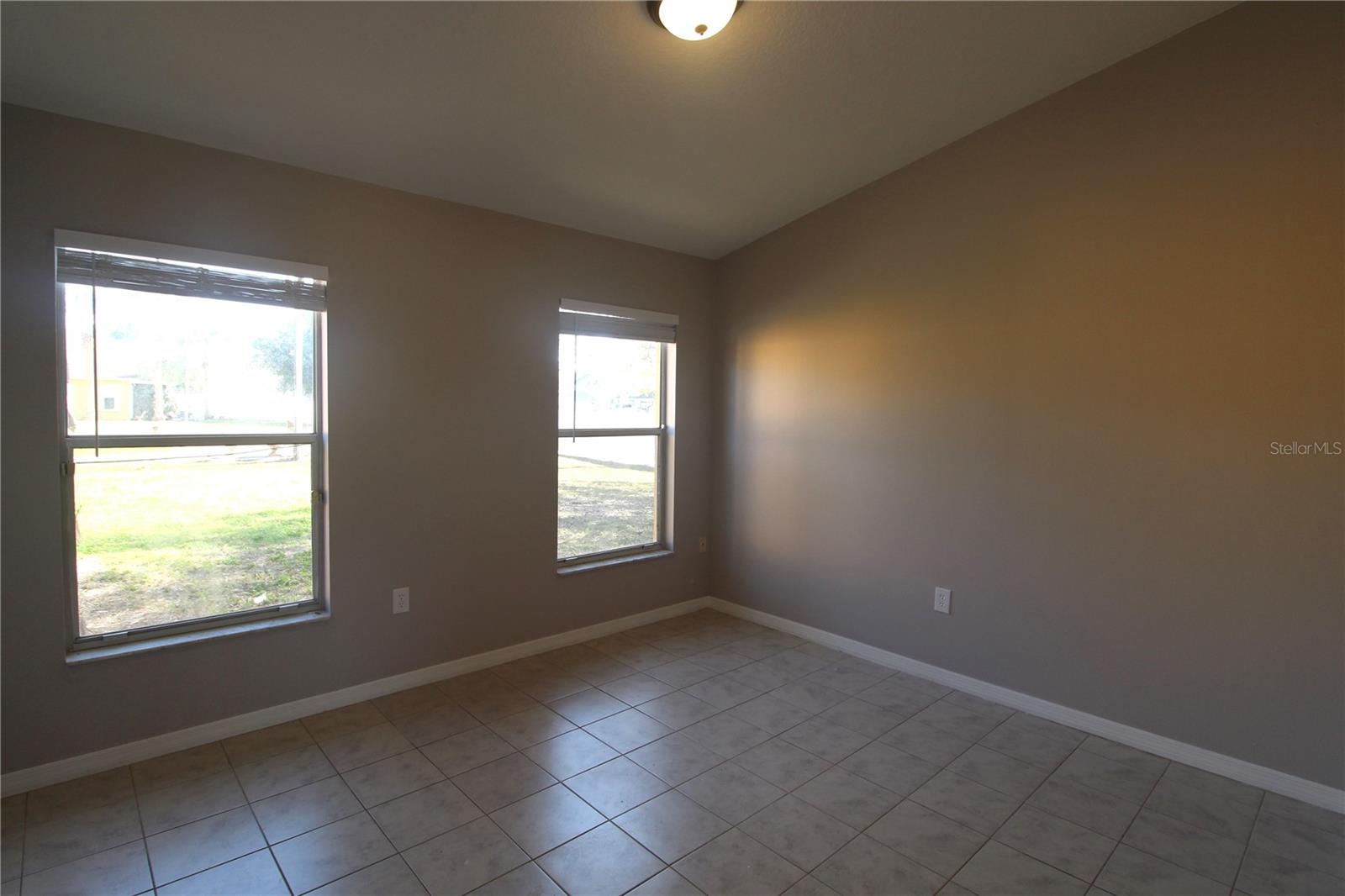 Image 6 of 11 For 869 Hand Avenue