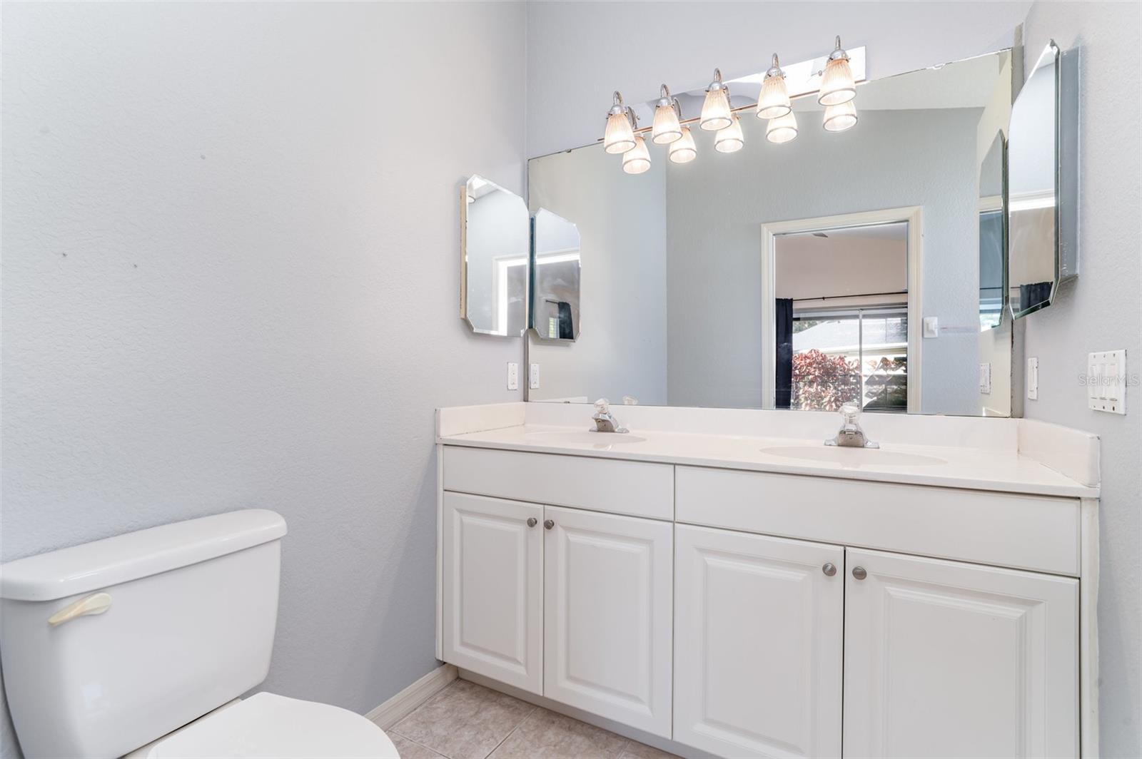 Image 17 of 24 For 7395 Eleanor Circle